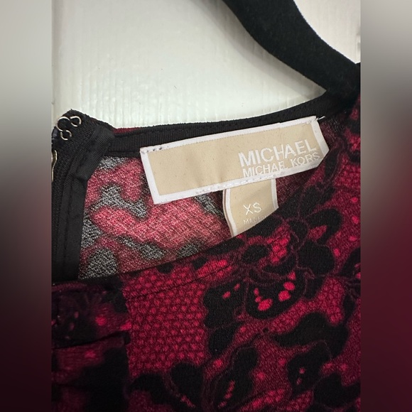 Michael Kors Long Sleeve Red and Black Floral Print Ruffled Body-con Dress - Picture 3 of 8